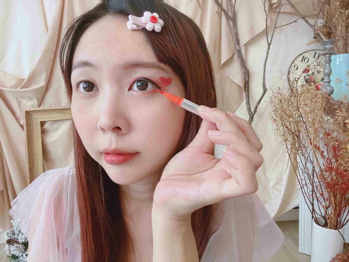 kalliestarr眼線液水眉筆旋轉口紅雙頭眼影筆 (99).jpg kalliestarr眼線液水眉筆旋轉口紅雙頭眼影筆 (99).jpg