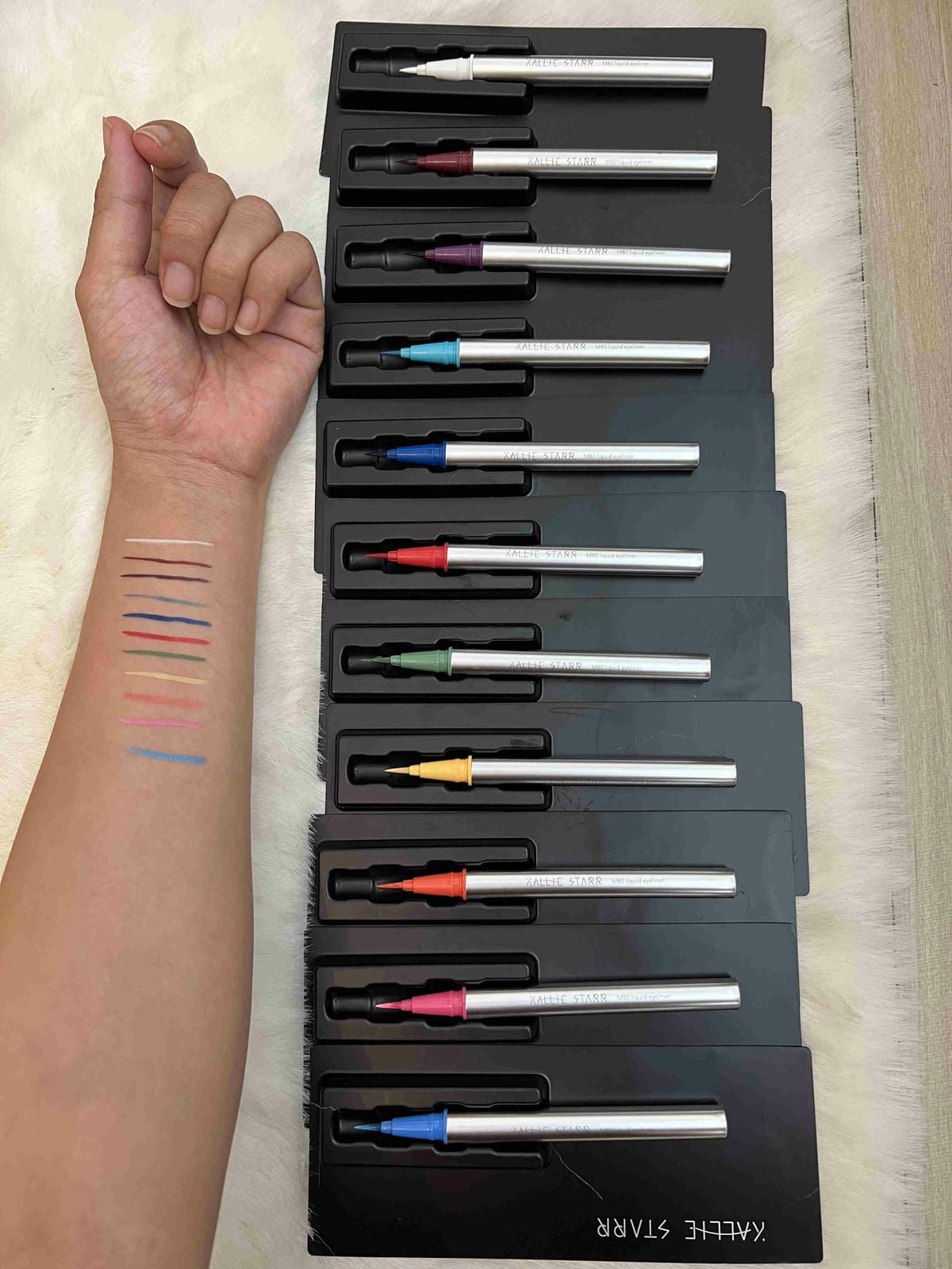 kalliestarr眼線液水眉筆旋轉口紅雙頭眼影筆 (42).jpg kalliestarr眼線液水眉筆旋轉口紅雙頭眼影筆 (42).jpg