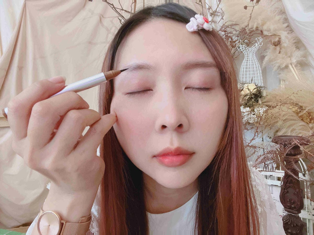 kalliestarr眼線液水眉筆旋轉口紅雙頭眼影筆 (111).jpg kalliestarr眼線液水眉筆旋轉口紅雙頭眼影筆 (111).jpg