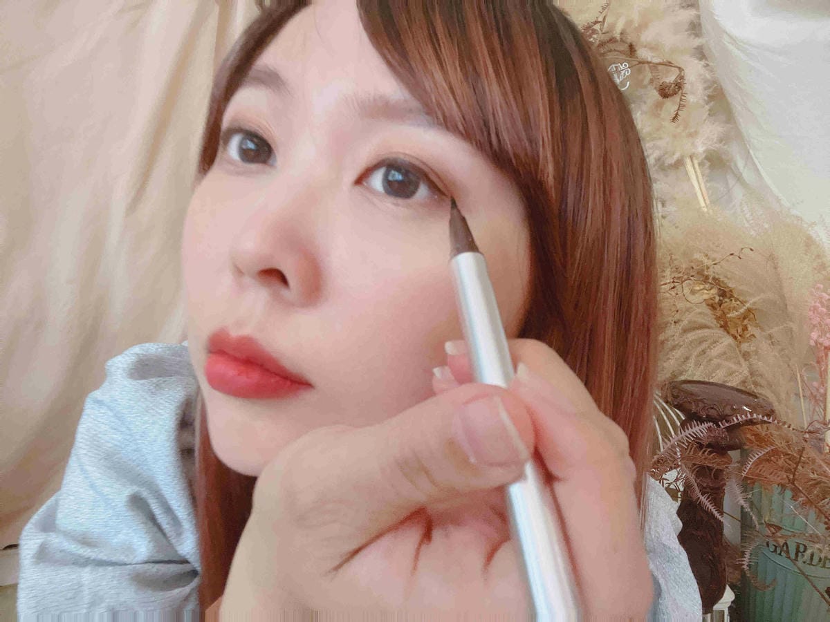 kalliestarr眼線液水眉筆旋轉口紅雙頭眼影筆 (78).jpg kalliestarr眼線液水眉筆旋轉口紅雙頭眼影筆 (78).jpg