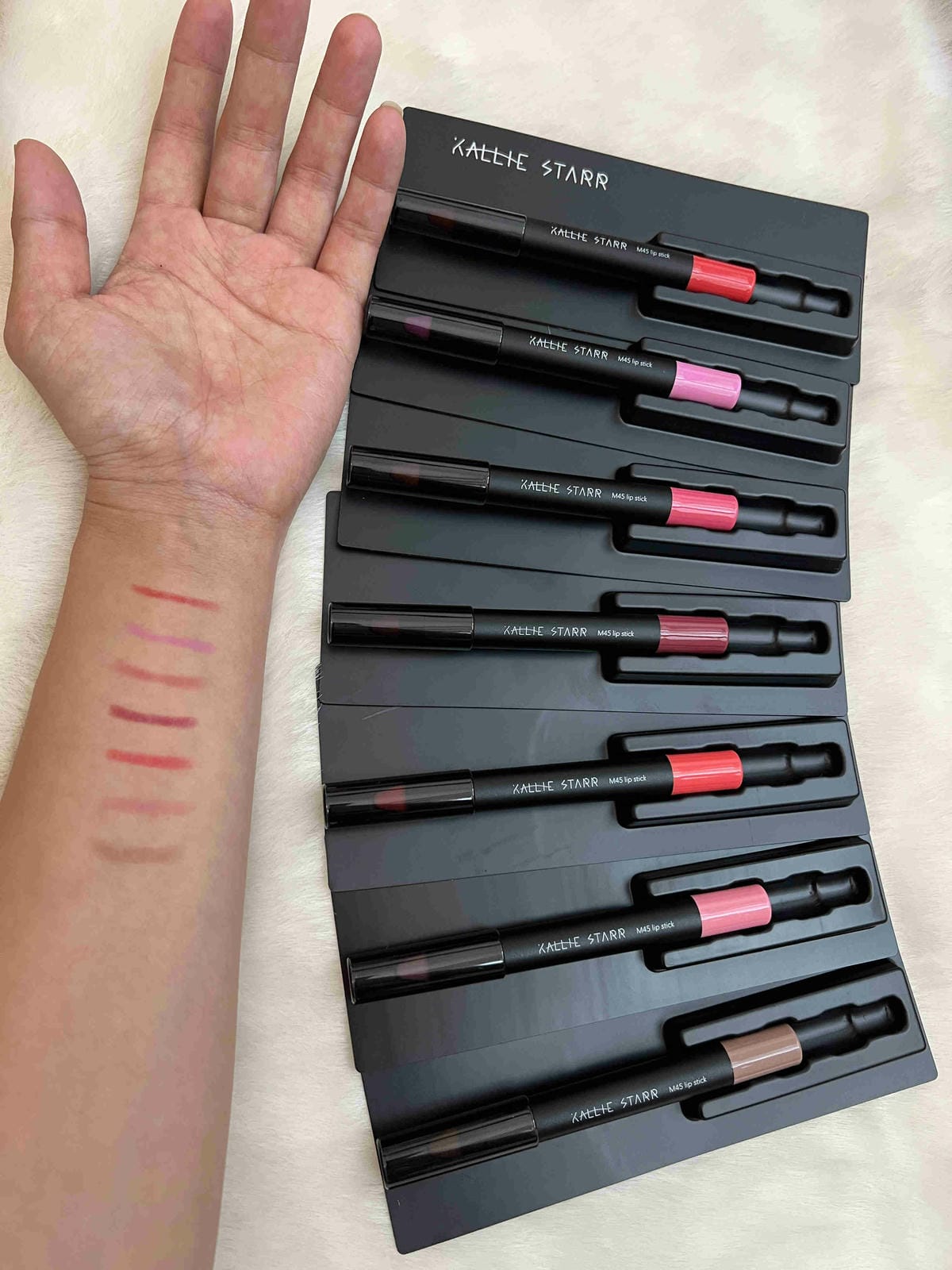 kalliestarr眼線液水眉筆旋轉口紅雙頭眼影筆 (23).jpg kalliestarr眼線液水眉筆旋轉口紅雙頭眼影筆 (23).jpg