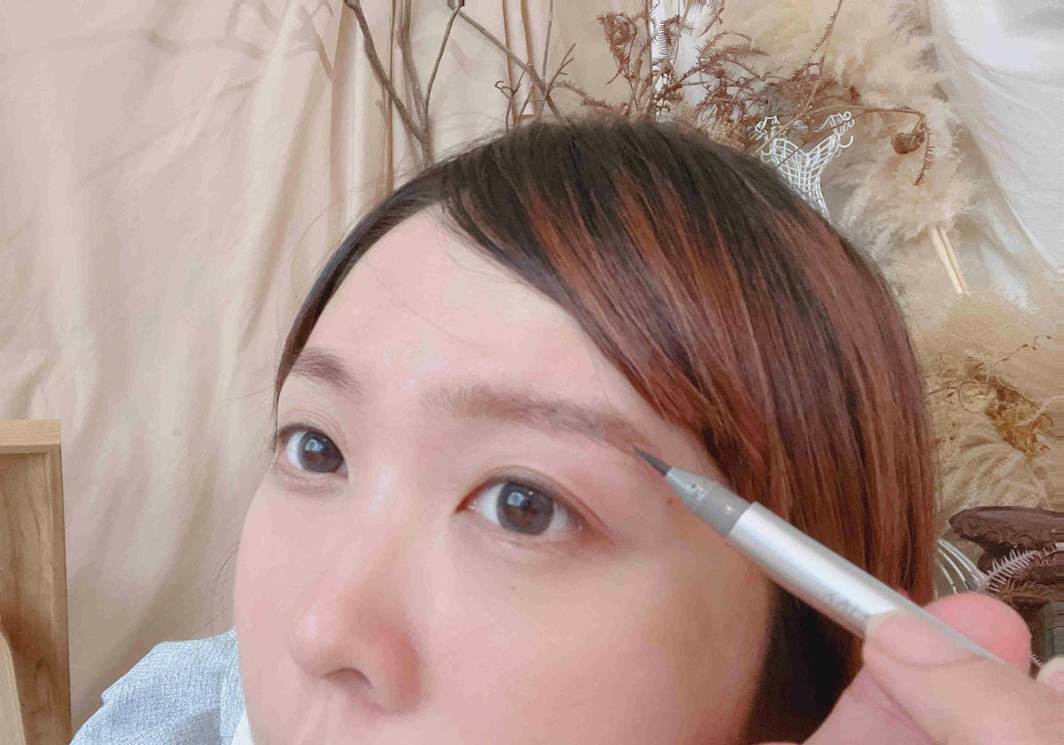 kalliestarr眼線液水眉筆旋轉口紅雙頭眼影筆 (49).jpg kalliestarr眼線液水眉筆旋轉口紅雙頭眼影筆 (49).jpg