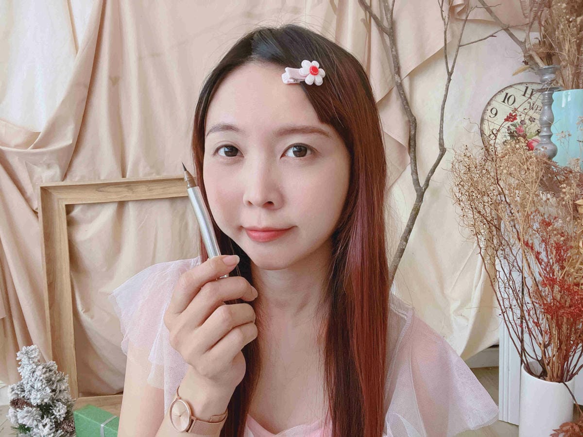 kalliestarr眼線液水眉筆旋轉口紅雙頭眼影筆 (87).jpg kalliestarr眼線液水眉筆旋轉口紅雙頭眼影筆 (87).jpg