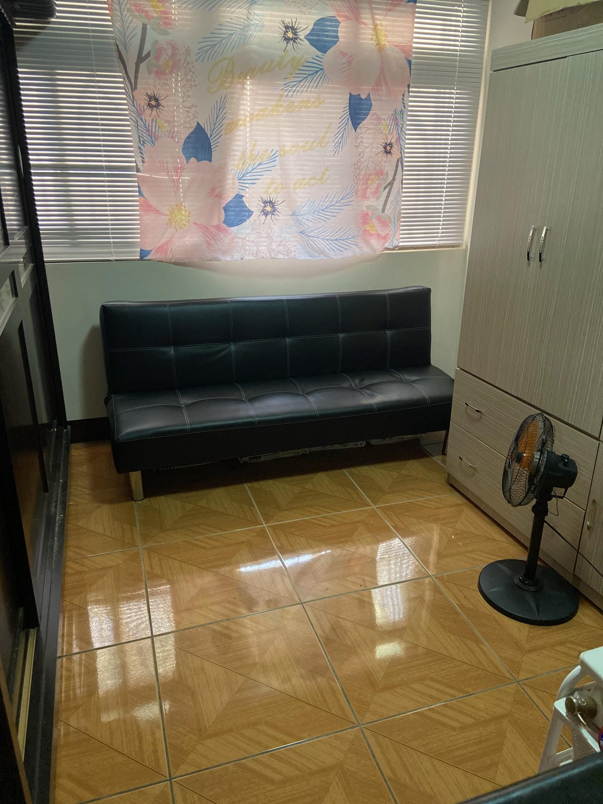 LINE Bank (3).JPG LINE Bank (3).JPG