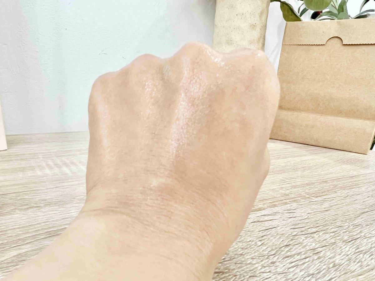 生麗超水潤緊緻保濕安瓶 (1).jpg 生麗超水潤緊緻保濕安瓶 (1).jpg