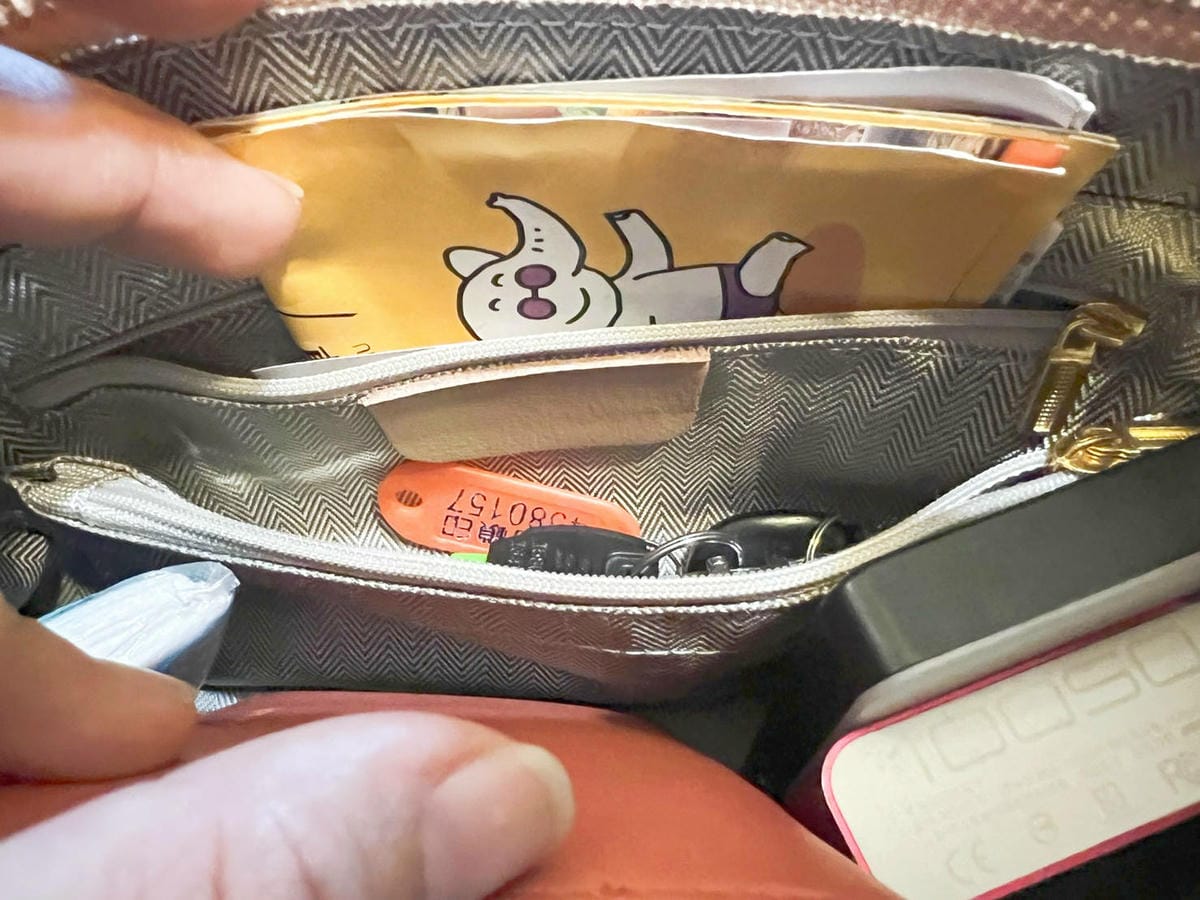 /tmp/phpENqdV3 /tmp/phpENqdV3