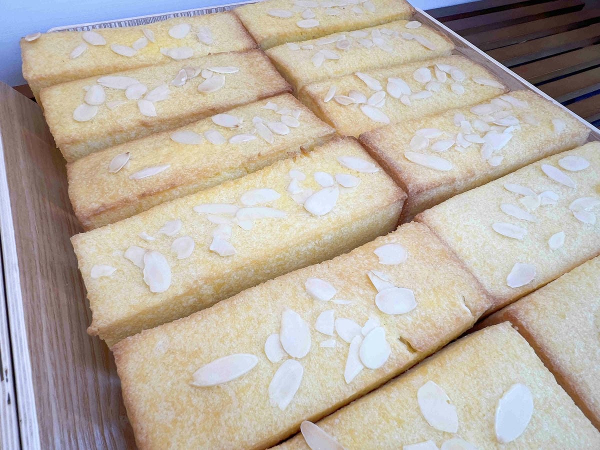 小鳥吃吐司 (18).jpg 小鳥吃吐司 (18).jpg