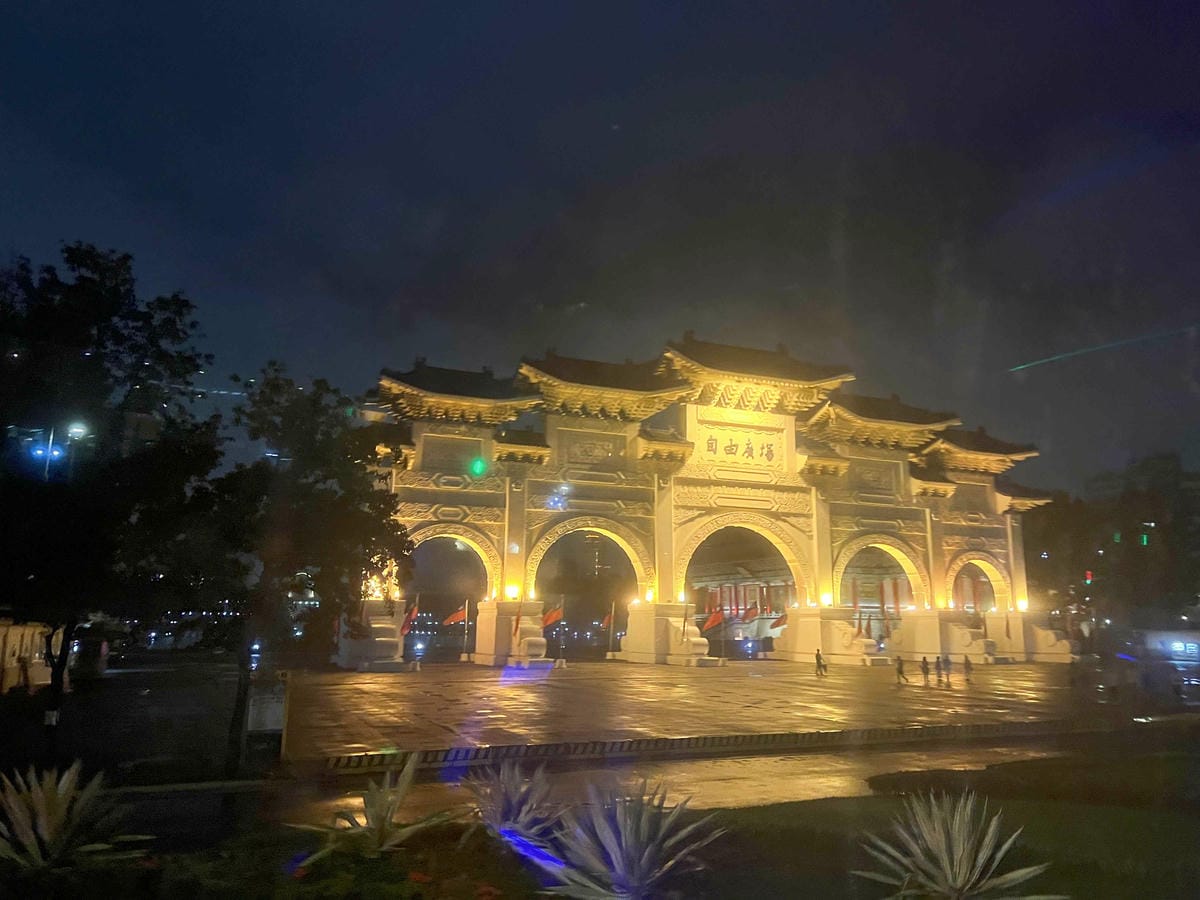 2023 Color Taipei 台北彩虹觀光巴士|最紅變裝皇后同遊導覽 (16).jpg 2023 Color Taipei 台北彩虹觀光巴士|最紅變裝皇后同遊導覽 (16).jpg