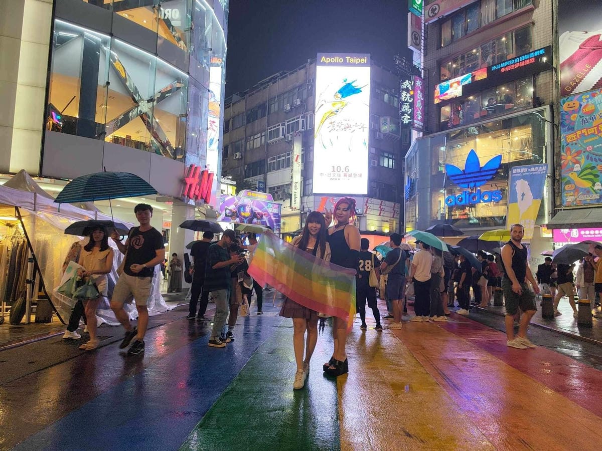 2023 Color Taipei 台北彩虹觀光巴士|最紅變裝皇后同遊導覽 (41).jpg 2023 Color Taipei 台北彩虹觀光巴士|最紅變裝皇后同遊導覽 (41).jpg