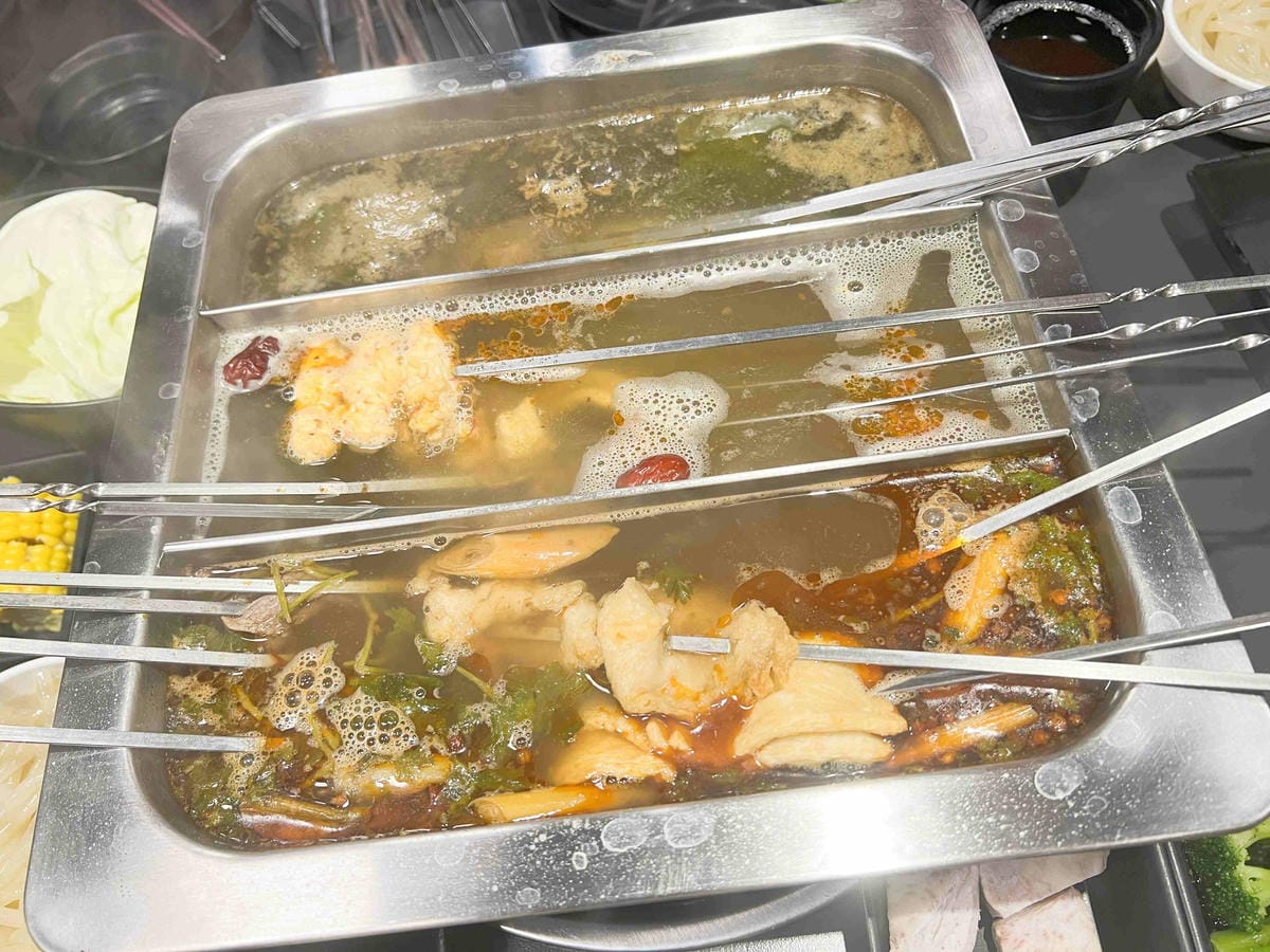 台南遊3天2夜15家必訪店家-川囍紅湯串串鍋 (1).jpg 台南遊3天2夜15家必訪店家-川囍紅湯串串鍋 (1).jpg