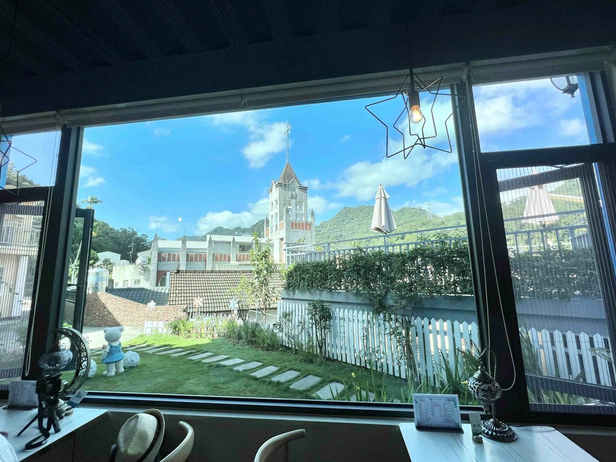 苗栗景點推薦獅潭仙草、後角烘培手作、幸福鐘樓、鐘樓古道、有機書店、獅生活減塑概念館、新店仙草、蜂蜜屋、獅潭教會、楓樹伯公廟、豬皮伯公廟、神秘小徑 (143).jpg 苗栗景點推薦獅潭仙草、後角烘培手作、幸福鐘樓、鐘樓古道、有機書店、獅生活減塑概念館、新店仙草、蜂蜜屋、獅潭教會、楓樹伯公廟、豬皮伯公廟、神秘小徑 (143).jpg