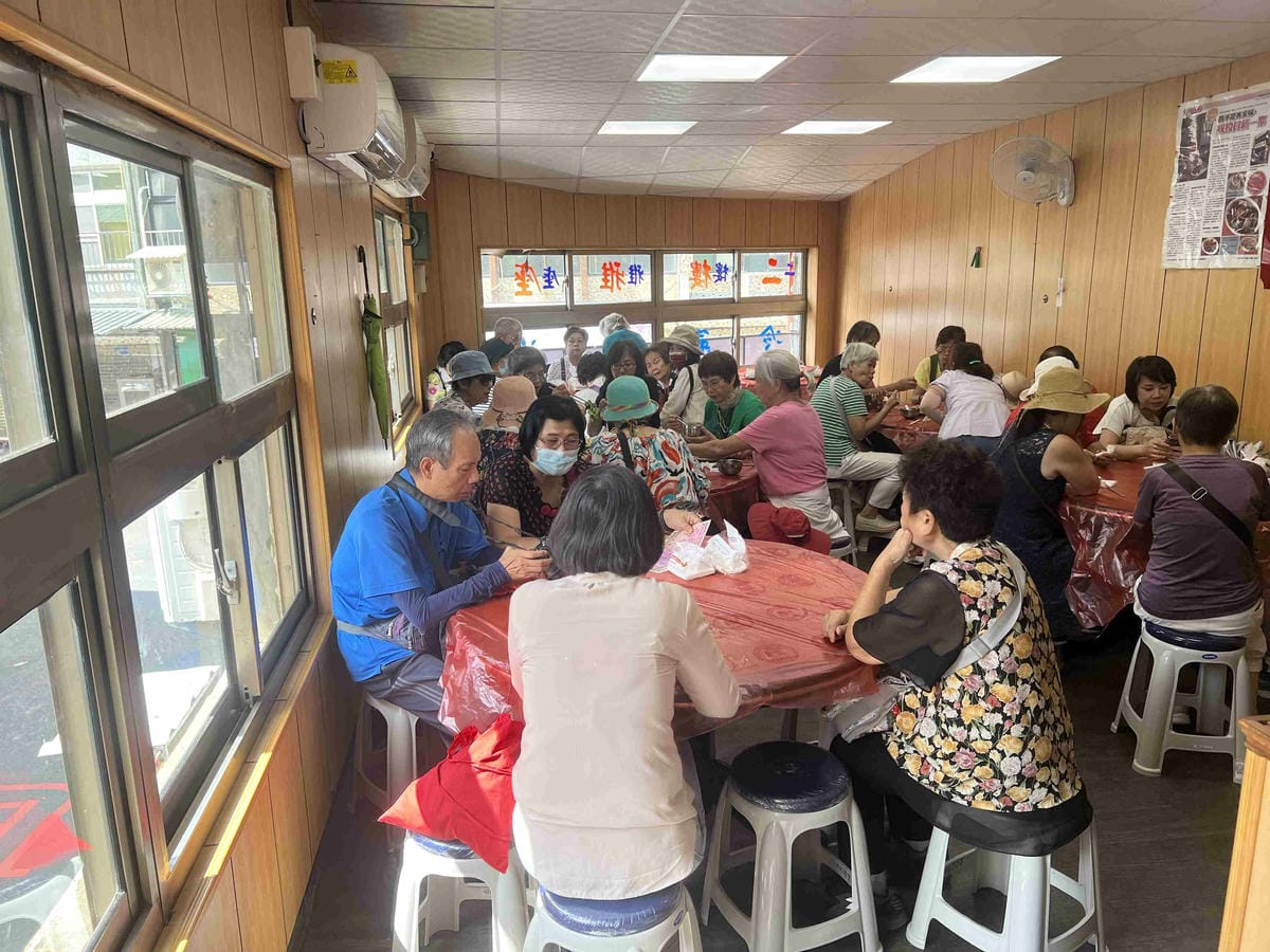 苗栗景點推薦獅潭仙草、後角烘培手作、幸福鐘樓、鐘樓古道、有機書店、獅生活減塑概念館、新店仙草、蜂蜜屋、獅潭教會、楓樹伯公廟、豬皮伯公廟、神秘小徑 (2).jpg 苗栗景點推薦獅潭仙草、後角烘培手作、幸福鐘樓、鐘樓古道、有機書店、獅生活減塑概念館、新店仙草、蜂蜜屋、獅潭教會、楓樹伯公廟、豬皮伯公廟、神秘小徑 (2).jpg