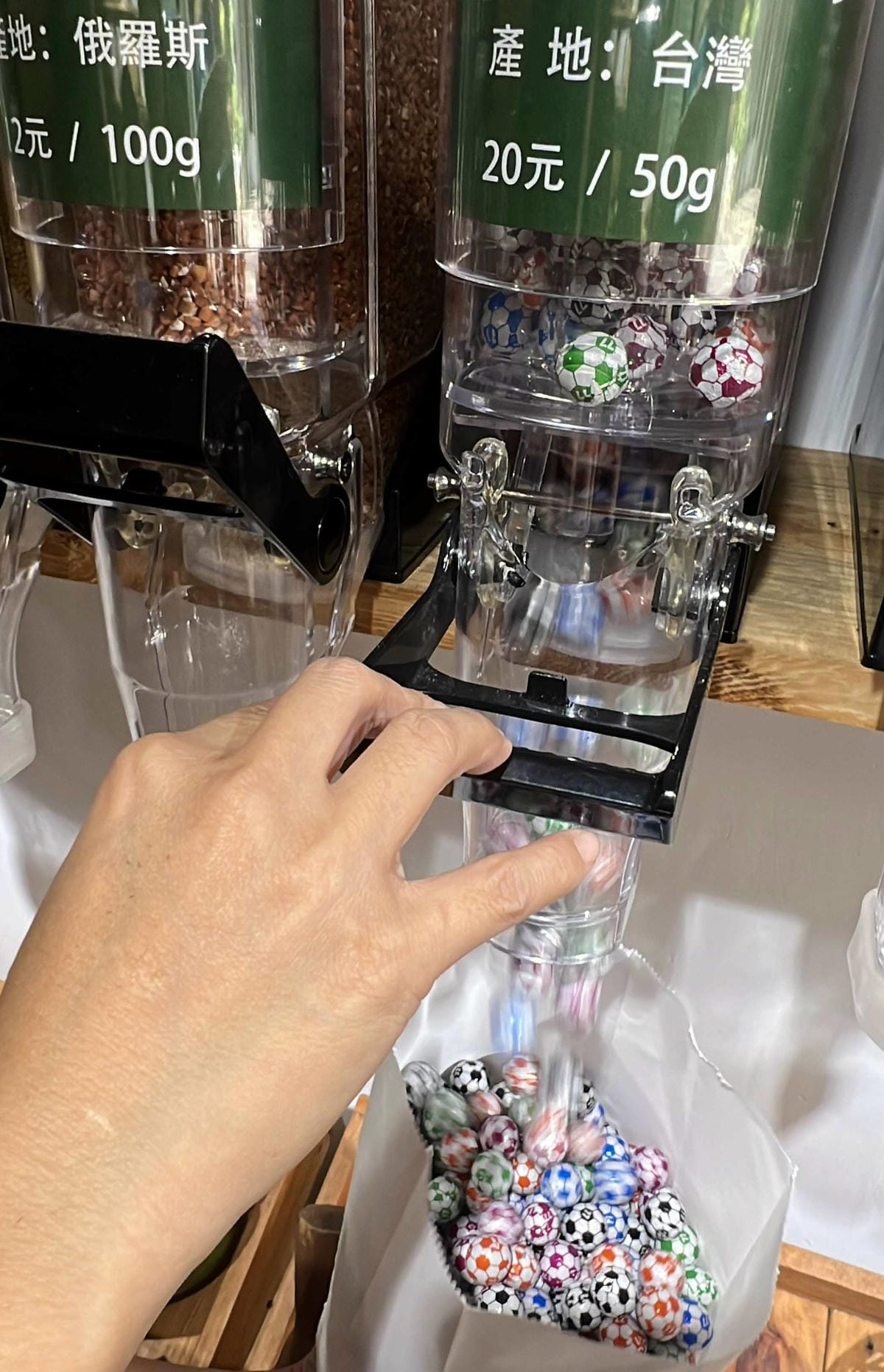 苗栗景點推薦獅潭仙草、後角烘培手作、幸福鐘樓、鐘樓古道、有機書店、獅生活減塑概念館、新店仙草、蜂蜜屋、獅潭教會、楓樹伯公廟、豬皮伯公廟、神秘小徑 (81).jpg 苗栗景點推薦獅潭仙草、後角烘培手作、幸福鐘樓、鐘樓古道、有機書店、獅生活減塑概念館、新店仙草、蜂蜜屋、獅潭教會、楓樹伯公廟、豬皮伯公廟、神秘小徑 (81).jpg