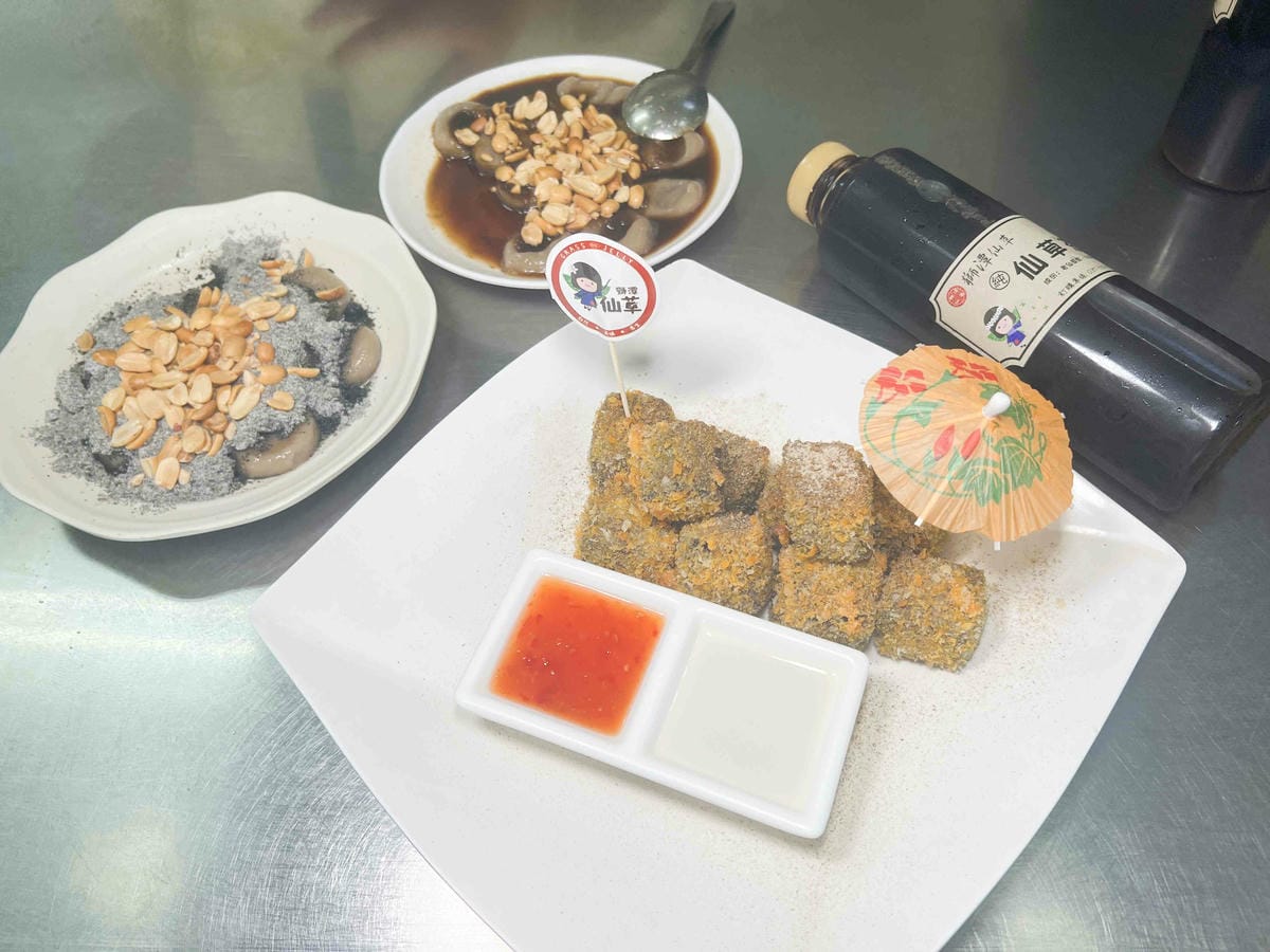 苗栗景點推薦獅潭仙草、後角烘培手作、幸福鐘樓、鐘樓古道、有機書店、獅生活減塑概念館、新店仙草、蜂蜜屋、獅潭教會、楓樹伯公廟、豬皮伯公廟、神秘小徑 (125).jpg 苗栗景點推薦獅潭仙草、後角烘培手作、幸福鐘樓、鐘樓古道、有機書店、獅生活減塑概念館、新店仙草、蜂蜜屋、獅潭教會、楓樹伯公廟、豬皮伯公廟、神秘小徑 (125).jpg