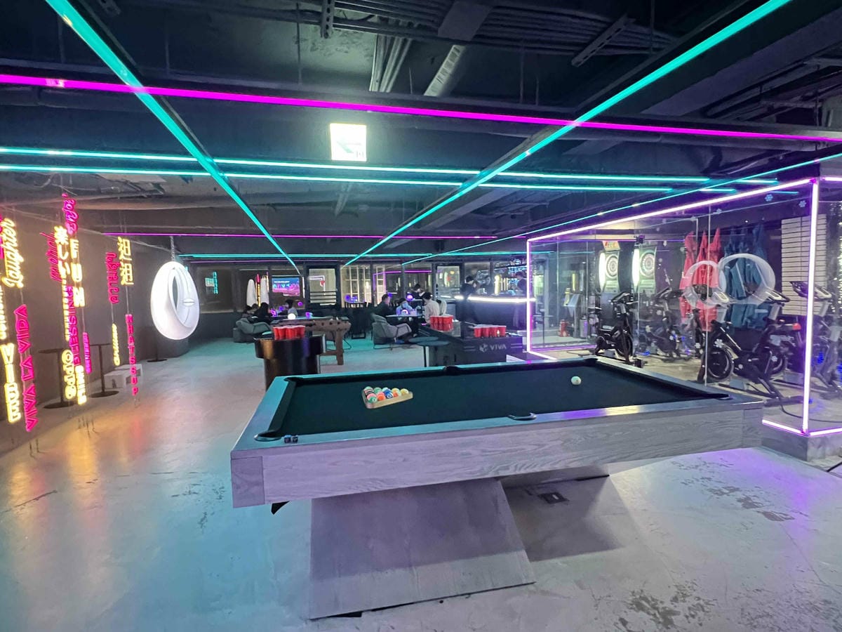 VIVAAPRTYROOM (43).jpg VIVAAPRTYROOM (43).jpg