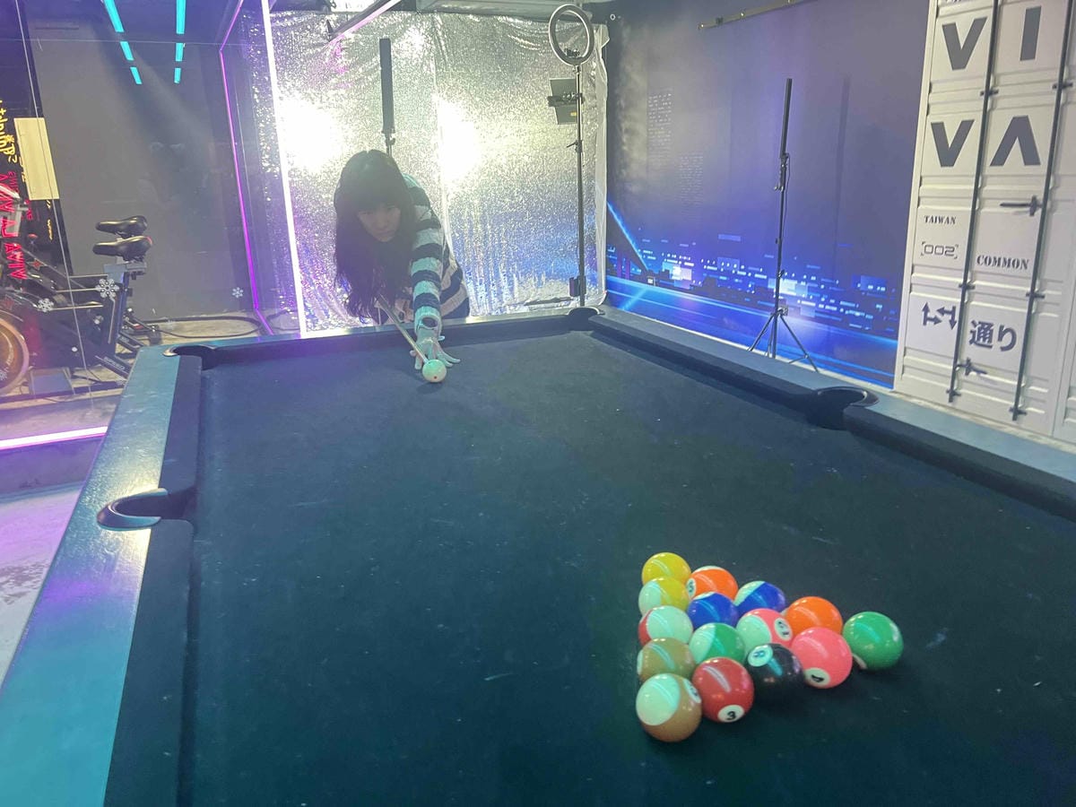 VIVAAPRTYROOM (47).jpg VIVAAPRTYROOM (47).jpg