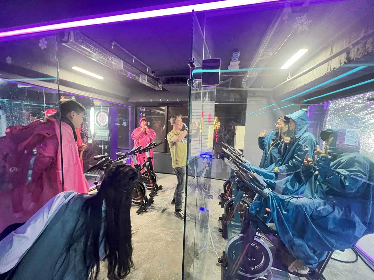 VIVAAPRTYROOM (20).jpg VIVAAPRTYROOM (20).jpg