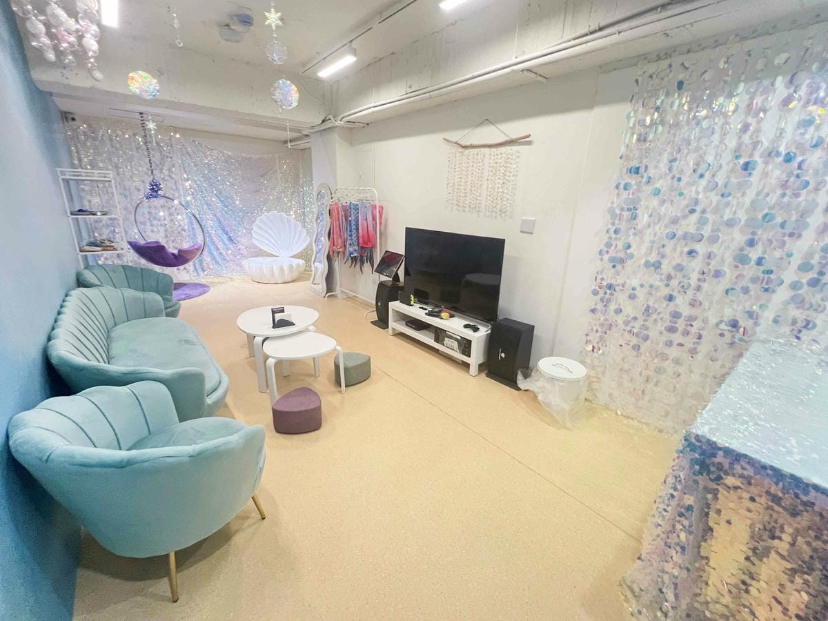 VIVAAPRTYROOM (5).jpg VIVAAPRTYROOM (5).jpg