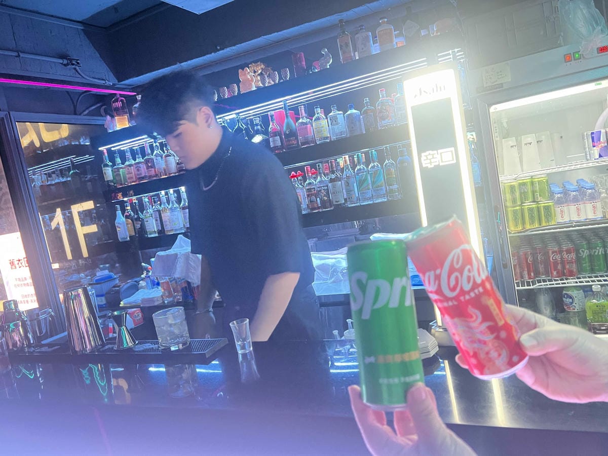 VIVAAPRTYROOM (34).jpg VIVAAPRTYROOM (34).jpg