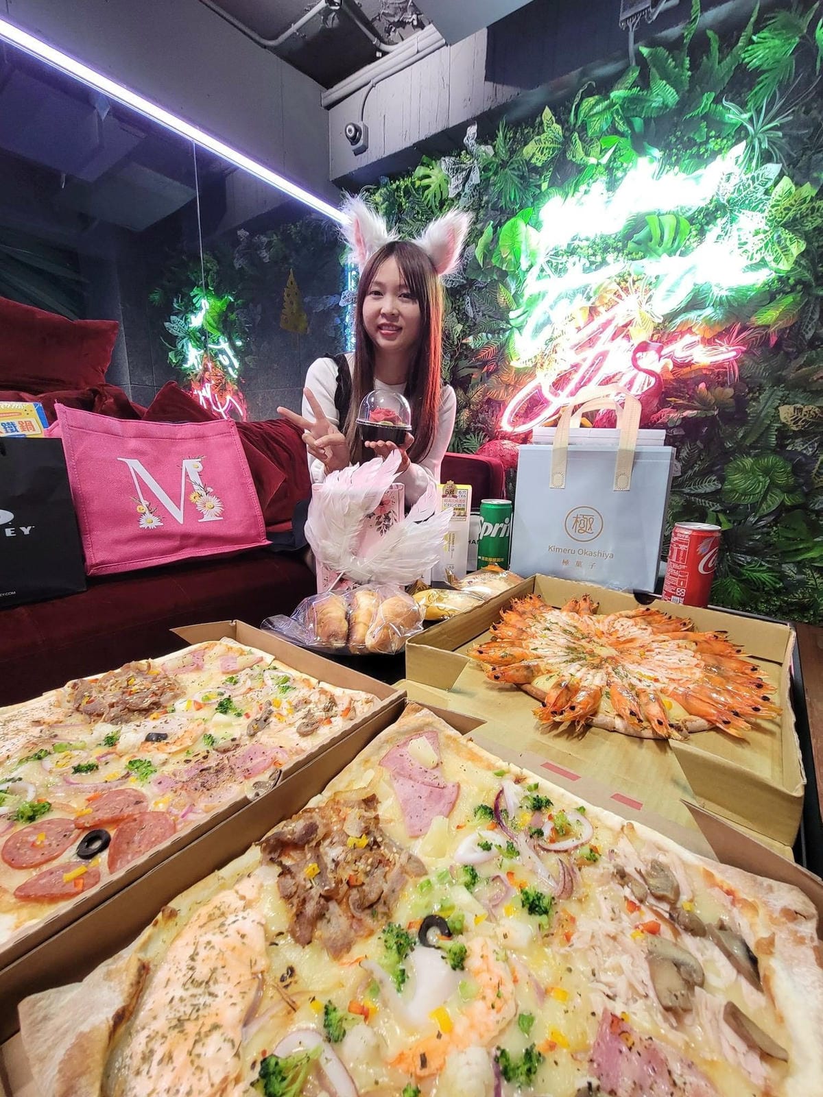 VIVAAPRTYROOM (54).jpg VIVAAPRTYROOM (54).jpg