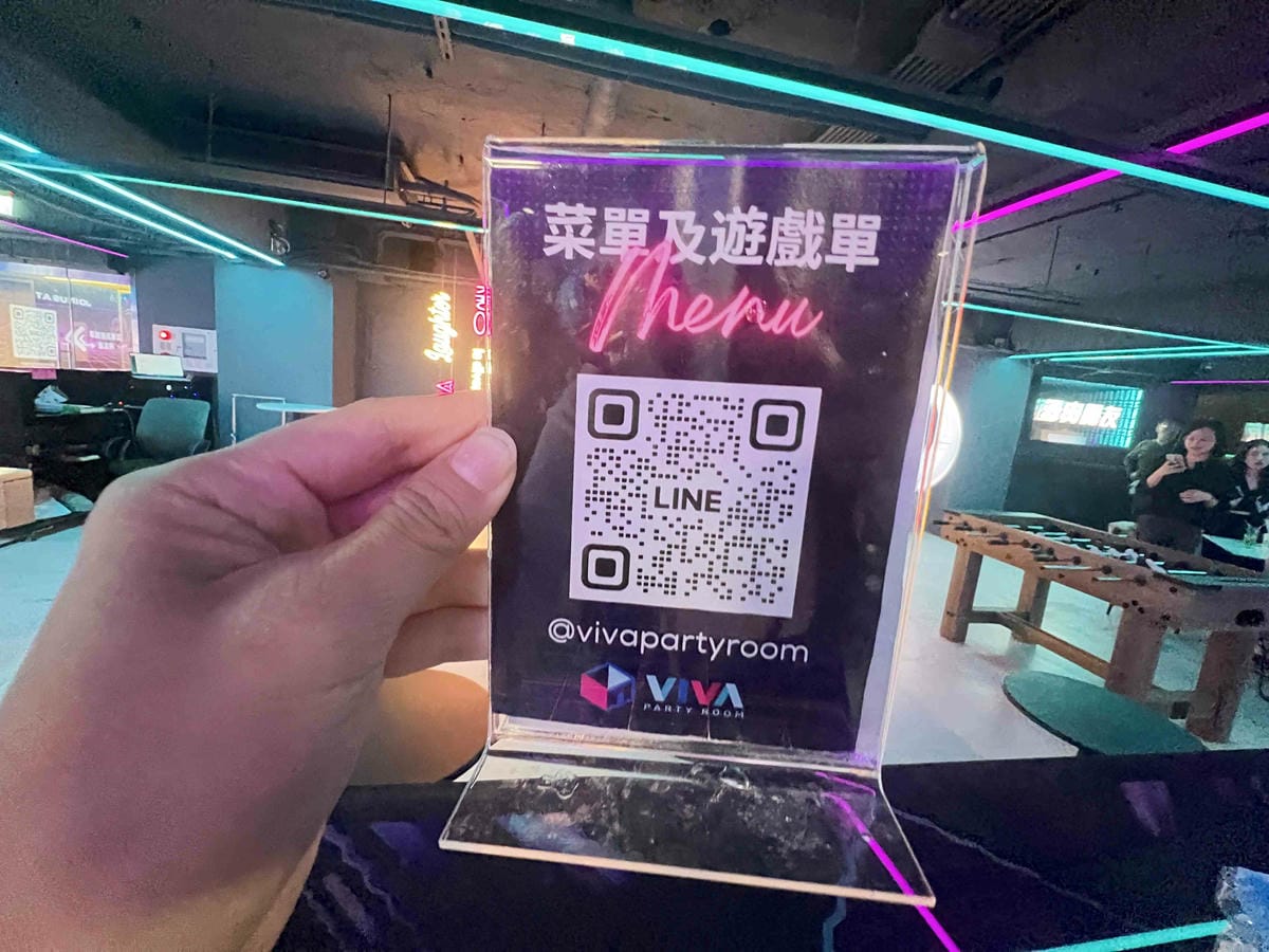 VIVAAPRTYROOM (22).jpg VIVAAPRTYROOM (22).jpg