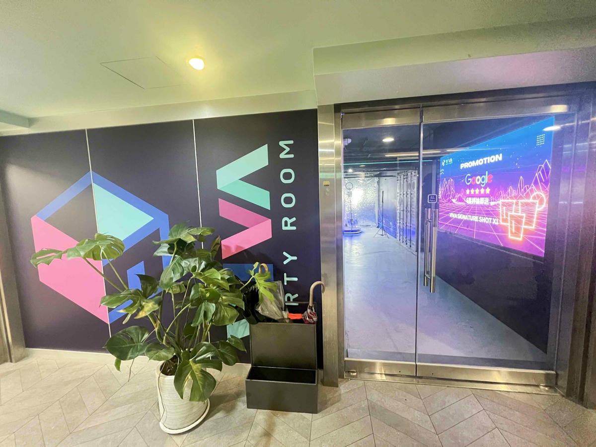 VIVAAPRTYROOM (52).jpg VIVAAPRTYROOM (52).jpg