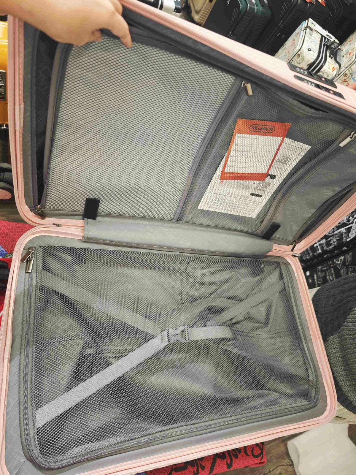 黑箱作業行李箱專賣 (76).jpg 黑箱作業行李箱專賣 (76).jpg