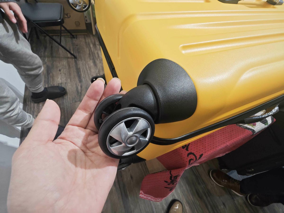 黑箱作業行李箱專賣 (20).jpg 黑箱作業行李箱專賣 (20).jpg