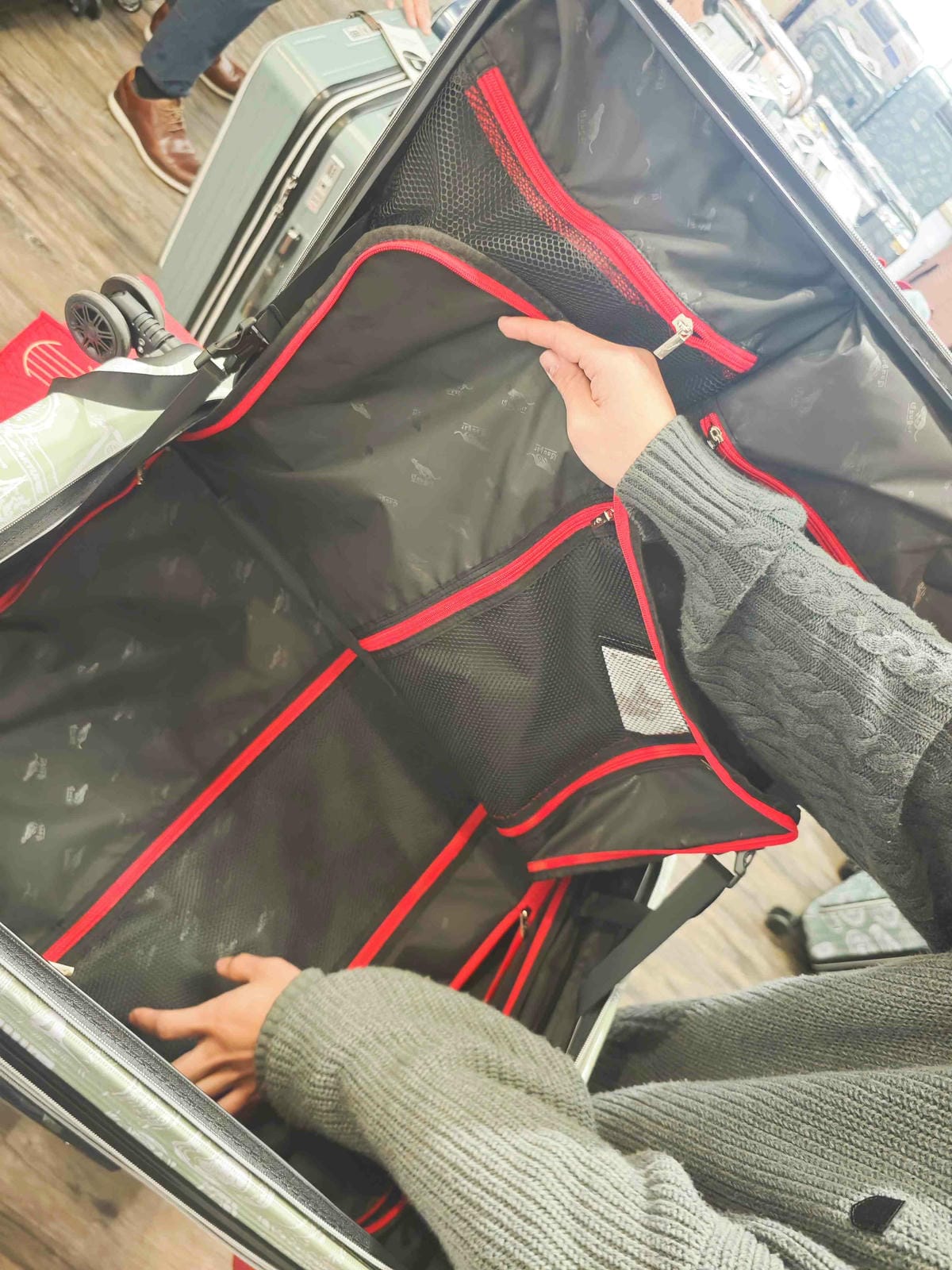 黑箱作業行李箱專賣 (27).jpg 黑箱作業行李箱專賣 (27).jpg