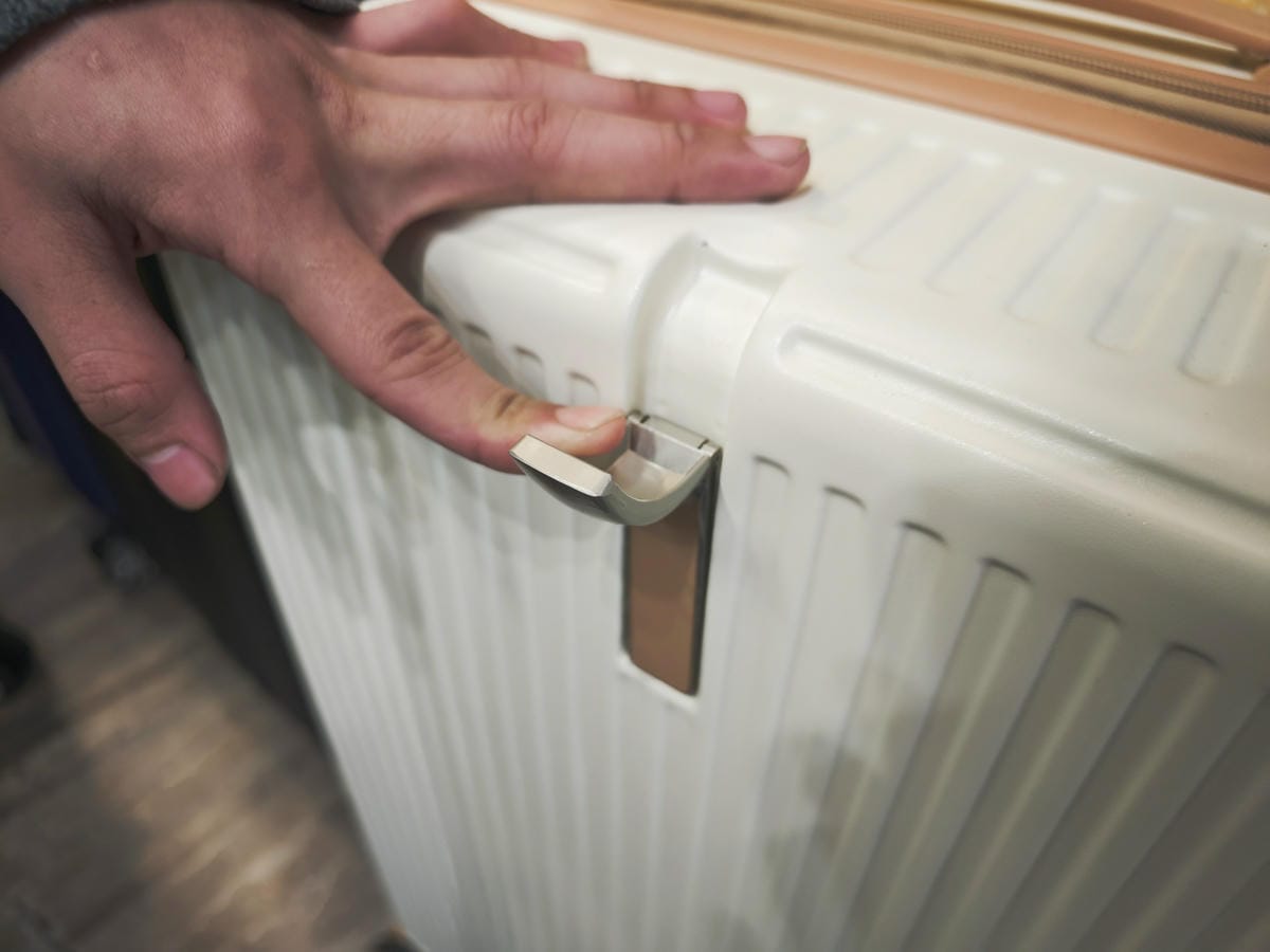 黑箱作業行李箱專賣 (32).jpg 黑箱作業行李箱專賣 (32).jpg