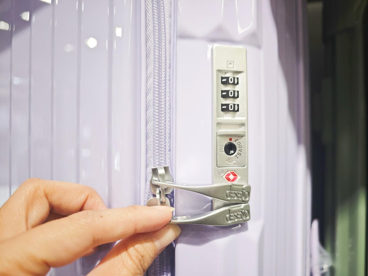 黑箱作業行李箱專賣 (16).jpg 黑箱作業行李箱專賣 (16).jpg