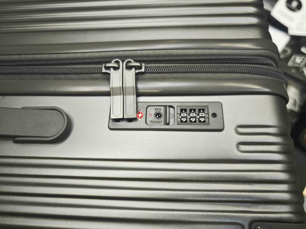 黑箱作業行李箱專賣店 (18).jpg 黑箱作業行李箱專賣店 (18).jpg