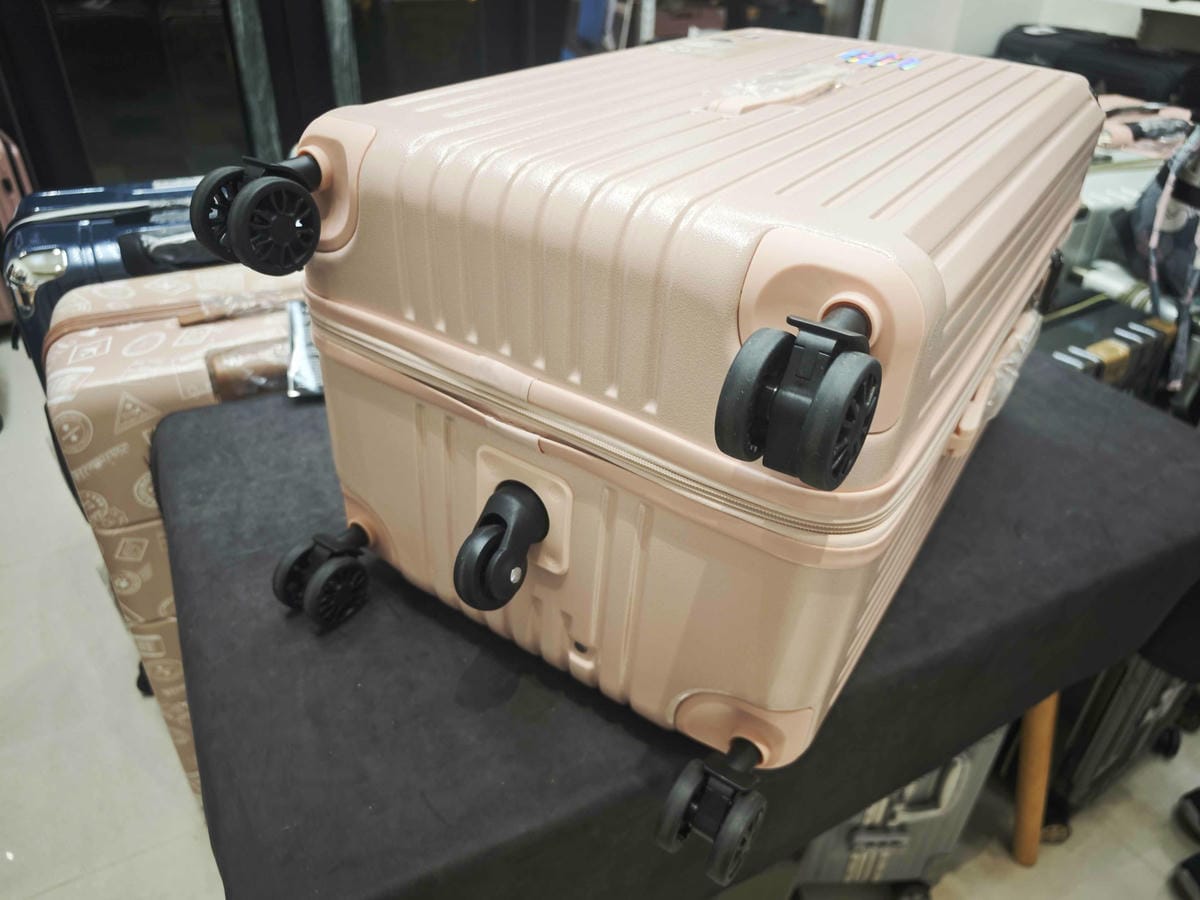 黑箱作業行李箱專賣店 (36).jpg 黑箱作業行李箱專賣店 (36).jpg