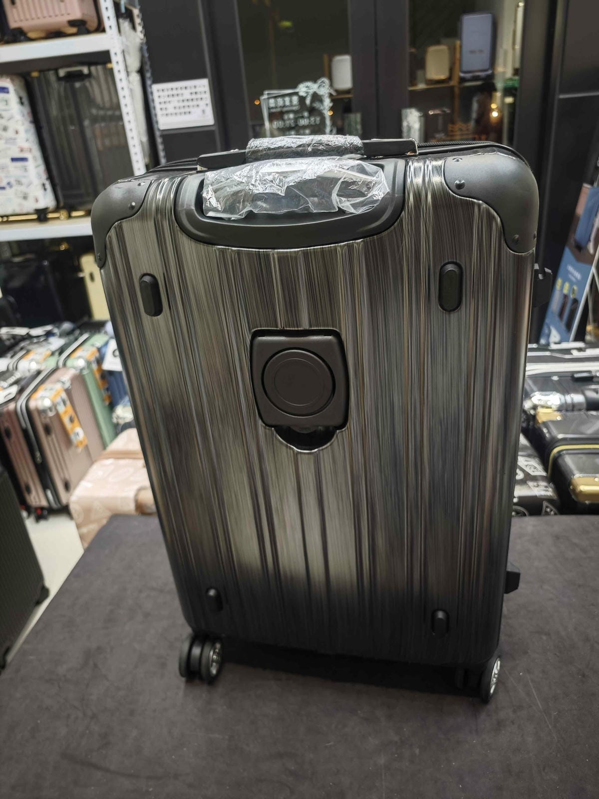 黑箱作業行李箱專賣店 (29).jpg 黑箱作業行李箱專賣店 (29).jpg