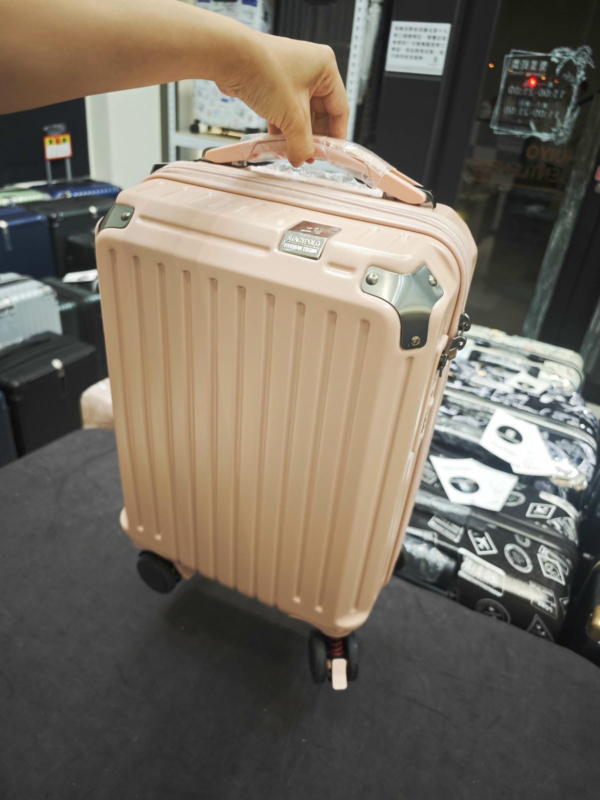 黑箱作業行李箱專賣店 (63).jpg 黑箱作業行李箱專賣店 (63).jpg