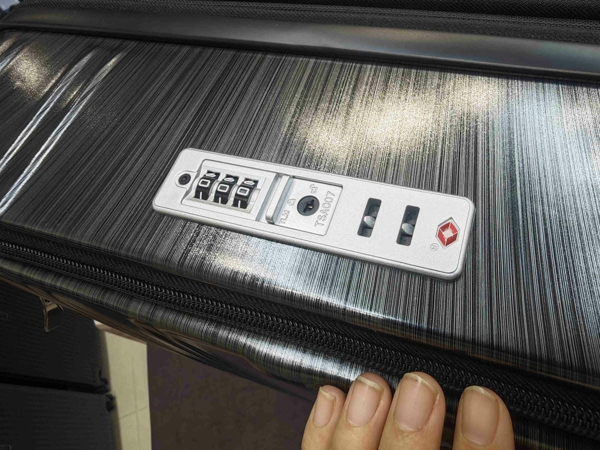 黑箱作業行李箱專賣店 (27).jpg 黑箱作業行李箱專賣店 (27).jpg