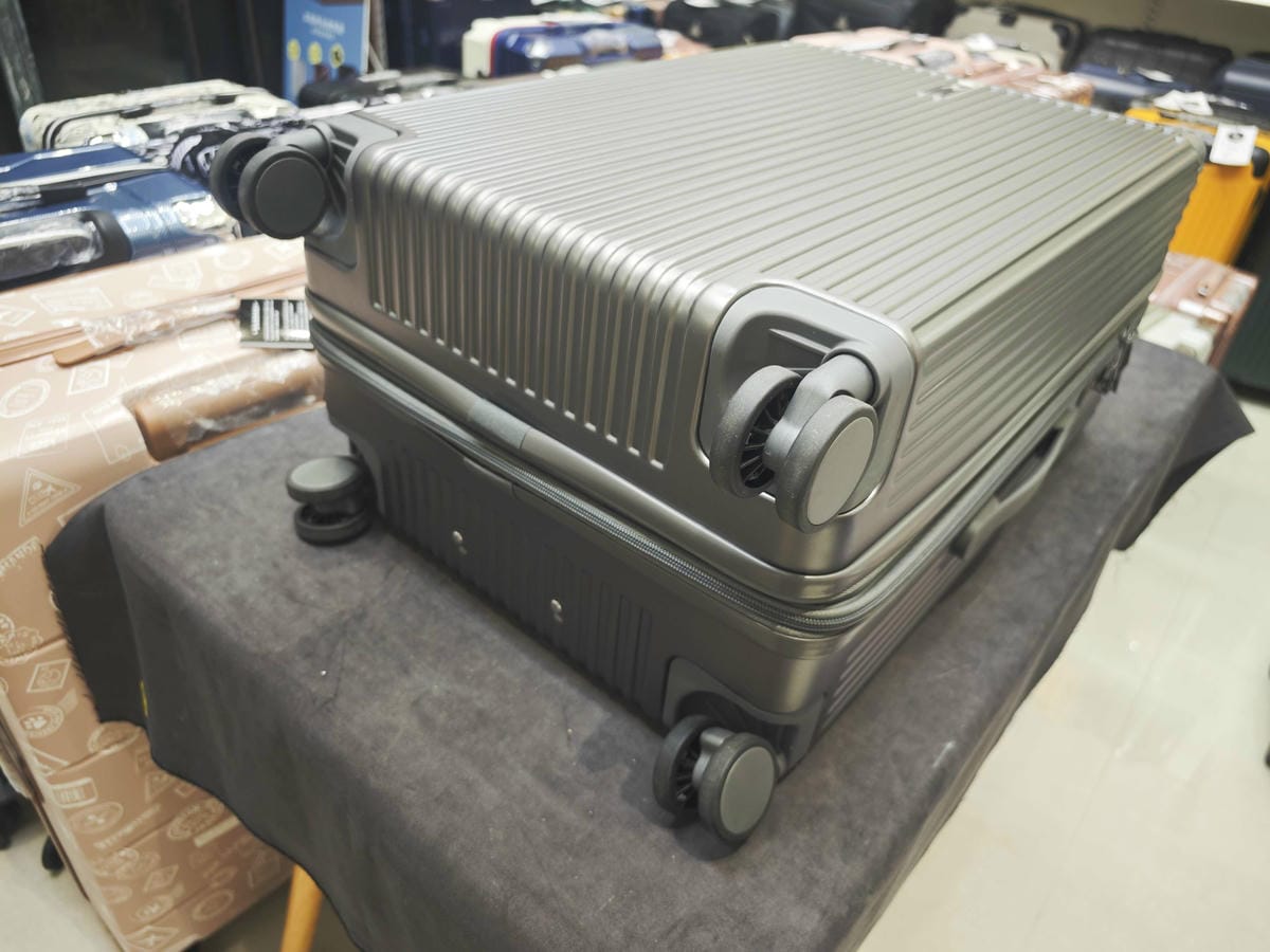 黑箱作業行李箱專賣店 (15).jpg 黑箱作業行李箱專賣店 (15).jpg