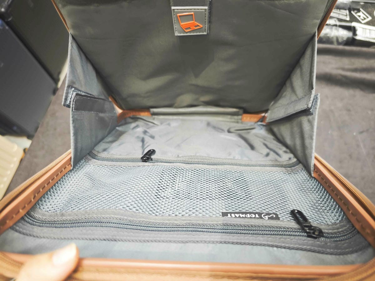 黑箱作業行李箱專賣店 (52).jpg 黑箱作業行李箱專賣店 (52).jpg