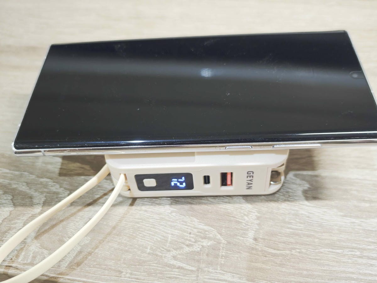 GEYAN萬用行動電源 (33).jpg GEYAN萬用行動電源 (33).jpg