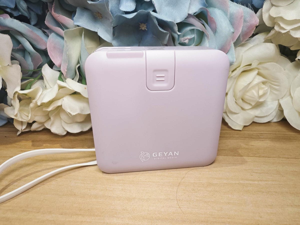 GEYAN萬用行動電源 (8).jpg GEYAN萬用行動電源 (8).jpg