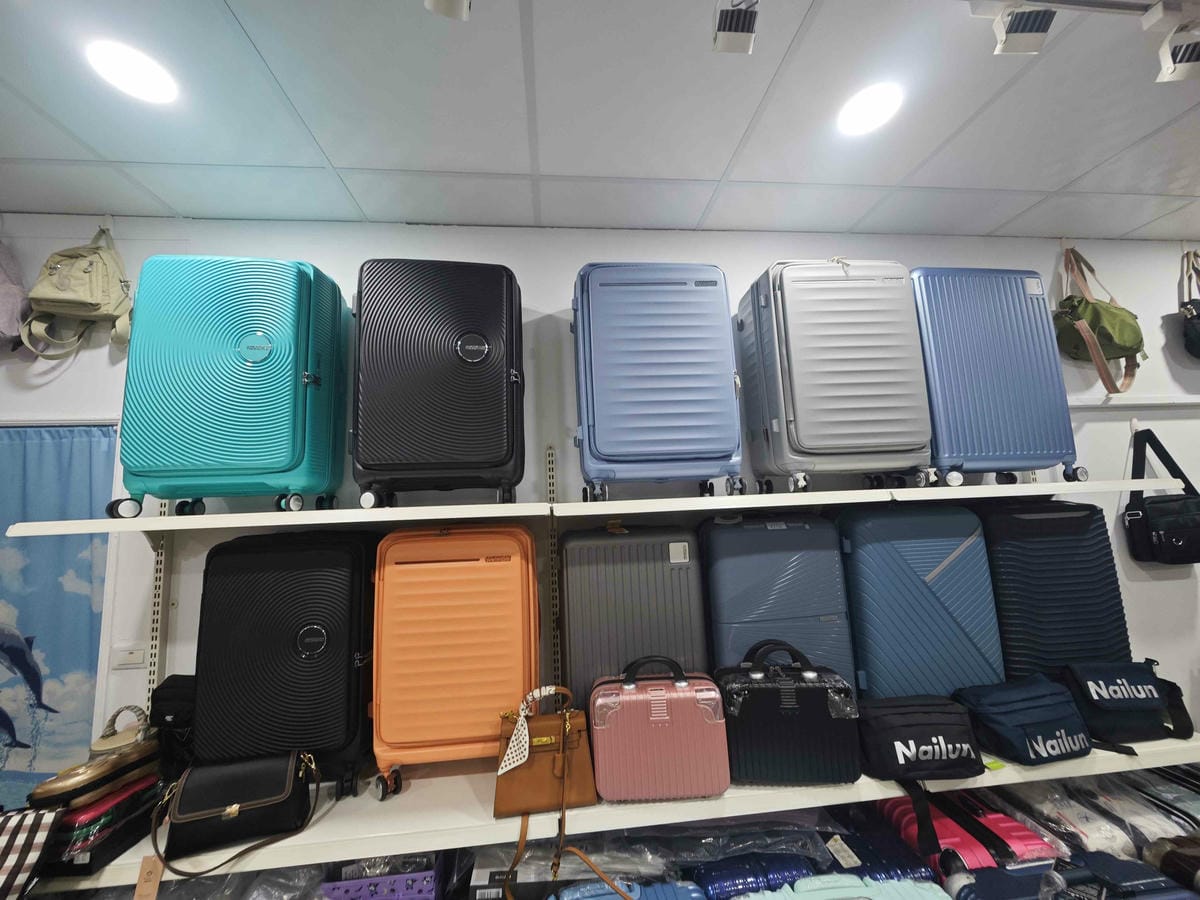 黑箱作業專棊行李箱 (4).jpg 黑箱作業專棊行李箱 (4).jpg