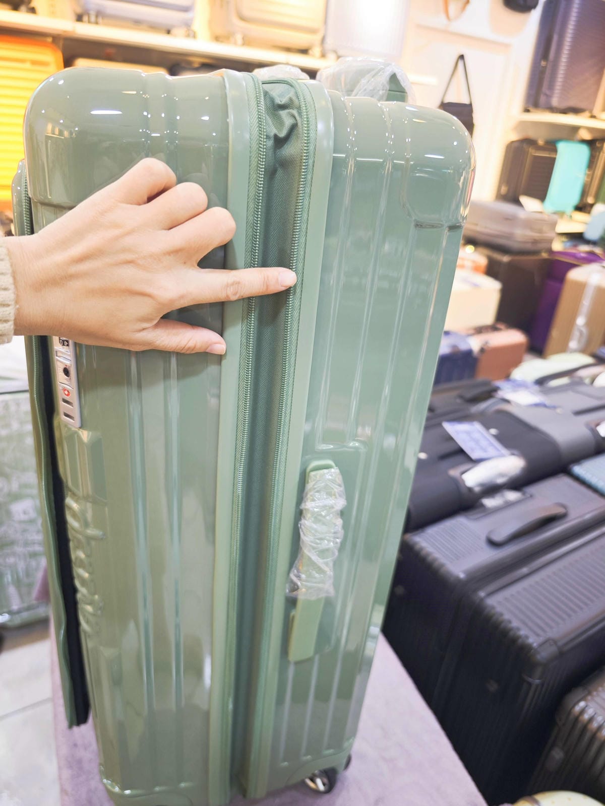 黑箱作業專棊行李箱 (68).jpg 黑箱作業專棊行李箱 (68).jpg