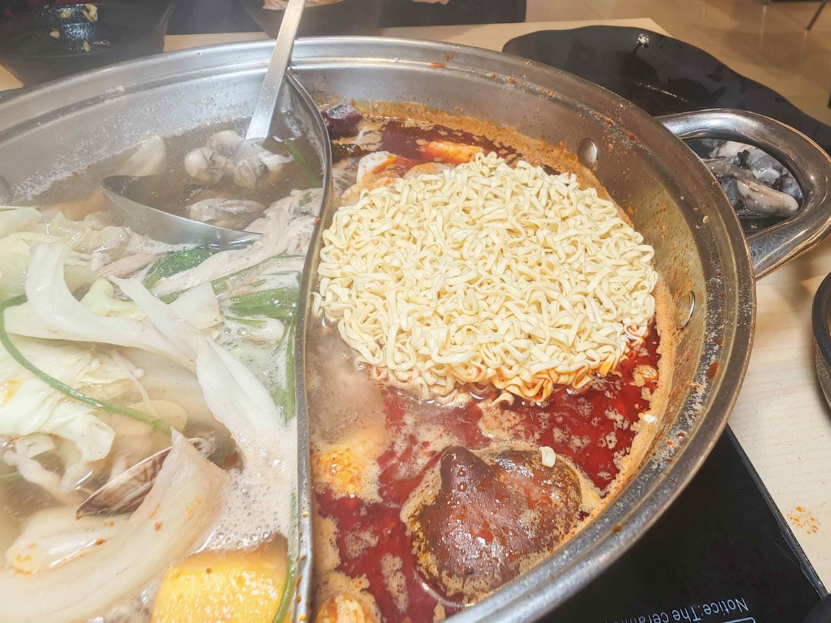 何家香香 麻辣鴛鴦鍋吃到飽 (49).jpg 何家香香 麻辣鴛鴦鍋吃到飽 (49).jpg