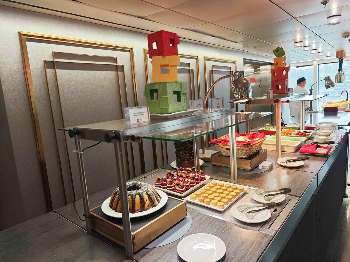 【麗星郵輪探索星號|經典房型分享】 BSS露台客房盡賞蔚藍海景|皇宮庭苑別墅尊享尊榮奢華 - 第41張圖 麗星郵輪探索星號房型介紹 (15).jpg