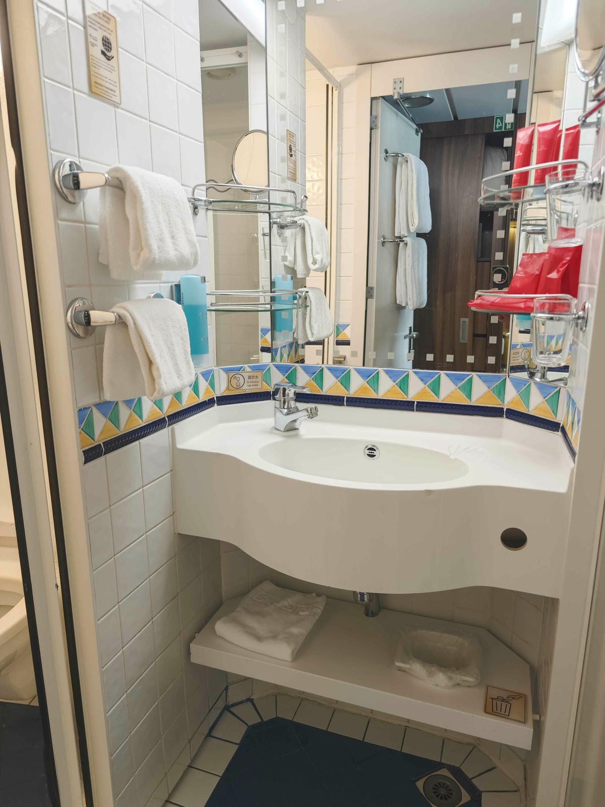 麗星郵輪探索星號房型介紹 (26).jpg 麗星郵輪探索星號房型介紹 (26).jpg