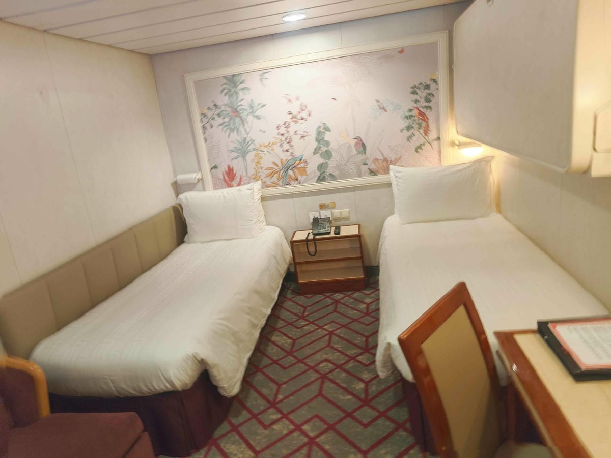【麗星郵輪探索星號|經典房型分享】 BSS露台客房盡賞蔚藍海景|皇宮庭苑別墅尊享尊榮奢華 - 第47張圖 麗星郵輪探索星號房型介紹 (22).jpg