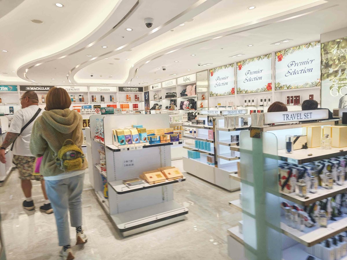 麗星郵輪探索星號入關 (12).jpg 麗星郵輪探索星號入關 (12).jpg