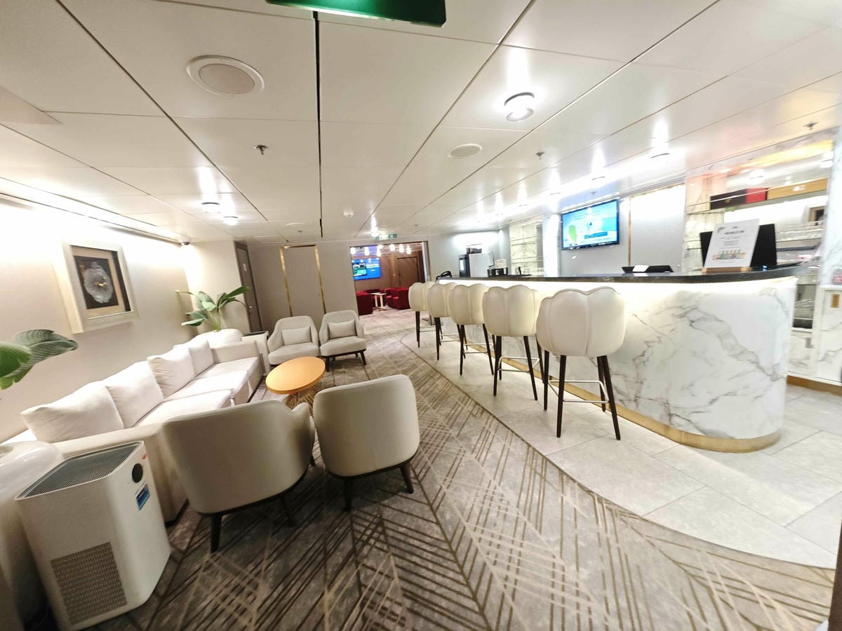 【麗星郵輪探索星號|經典房型分享】 BSS露台客房盡賞蔚藍海景|皇宮庭苑別墅尊享尊榮奢華 - 第39張圖 麗星郵輪探索星號房型介紹 (21).jpg