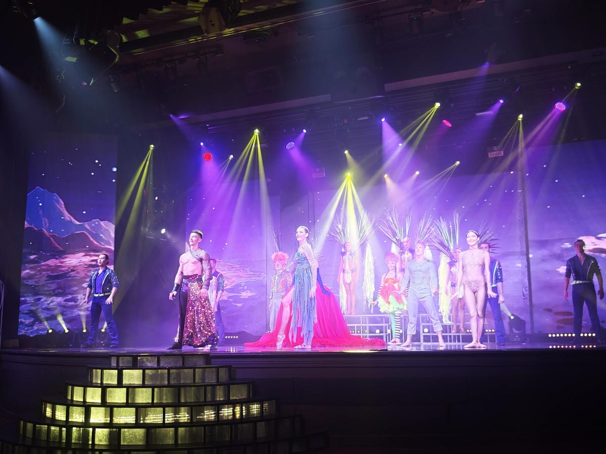 麗星郵輪探索星號舞台秀 (58).jpg