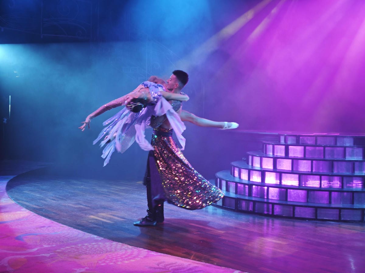 麗星郵輪探索星號舞台秀 (57).jpg